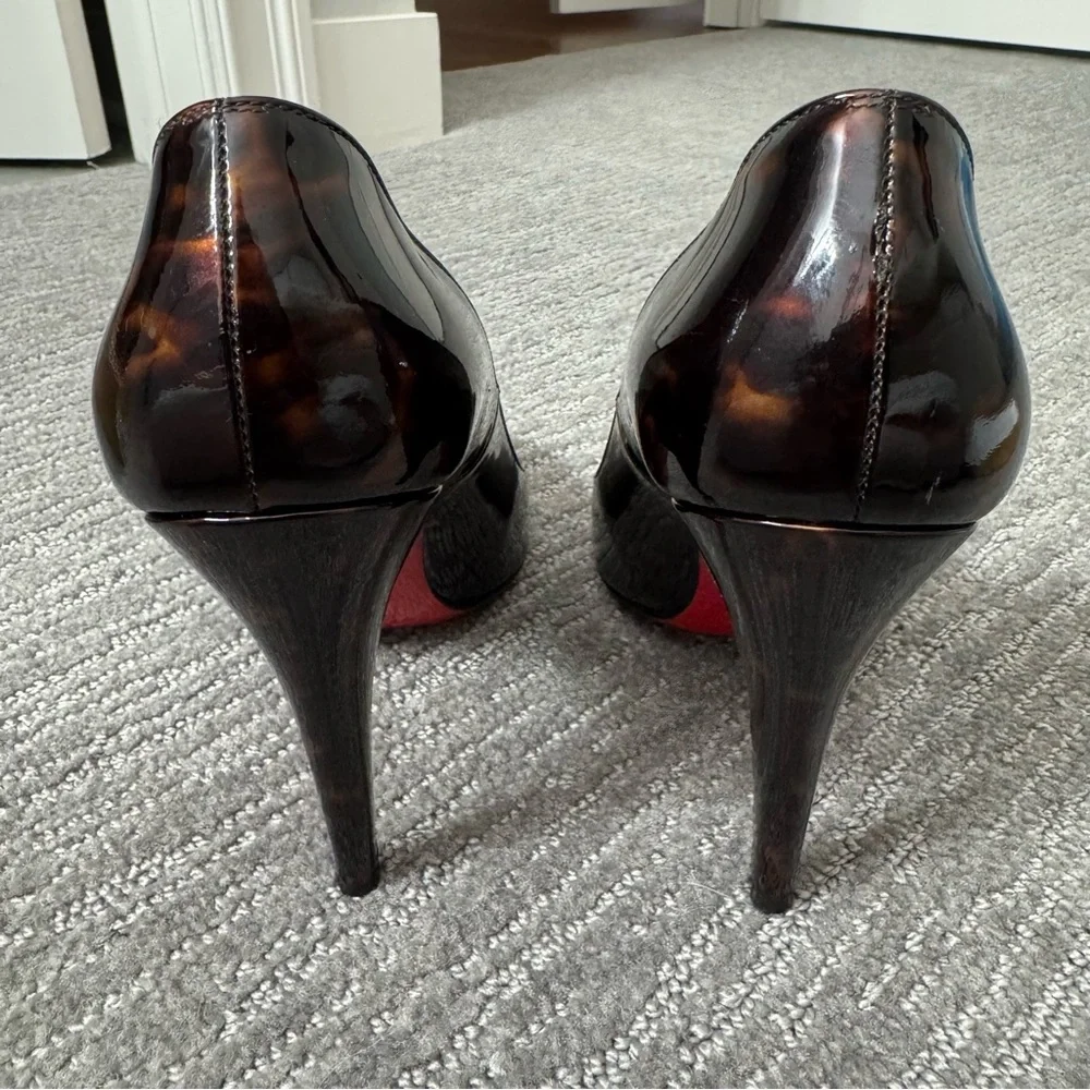 Christian Louboutin Ron Ron 100 Patent Calf Turtle Round Toe Heels, Size 39 - Picture 7 of 11